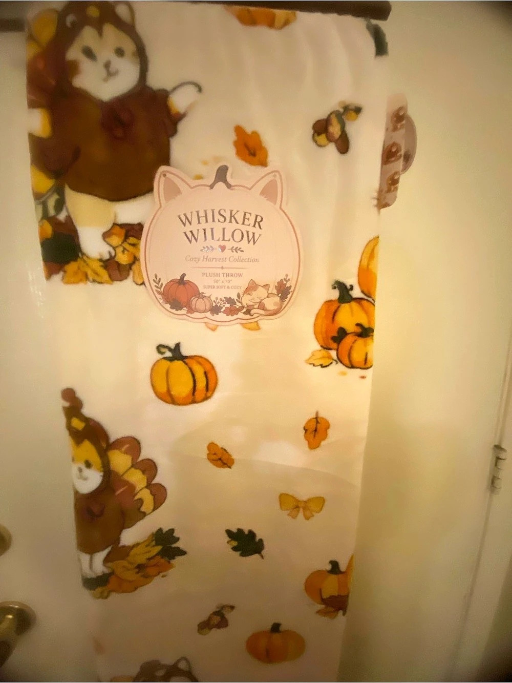Whisker Willow Cozy Harvest Collection Plush Throw Cream & Orange Like New